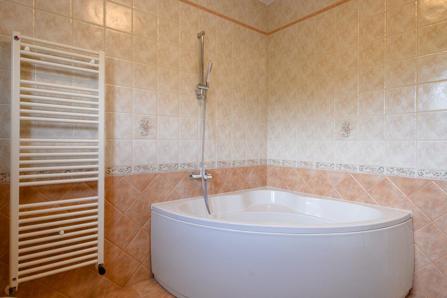 Safe and private villa with pool for families with kids in Opatija